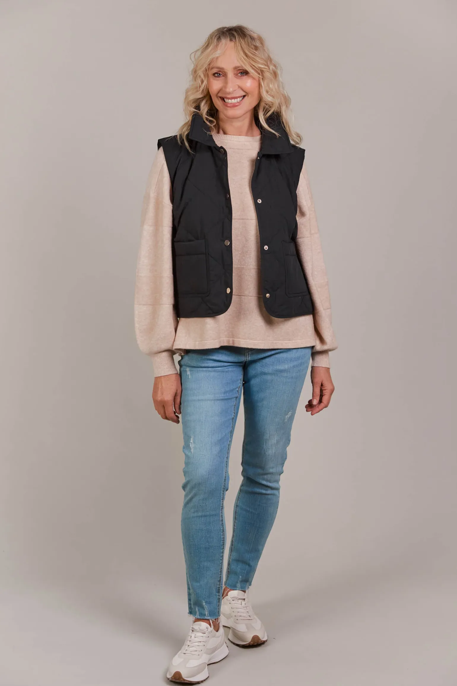Argo Crop Vest - Black