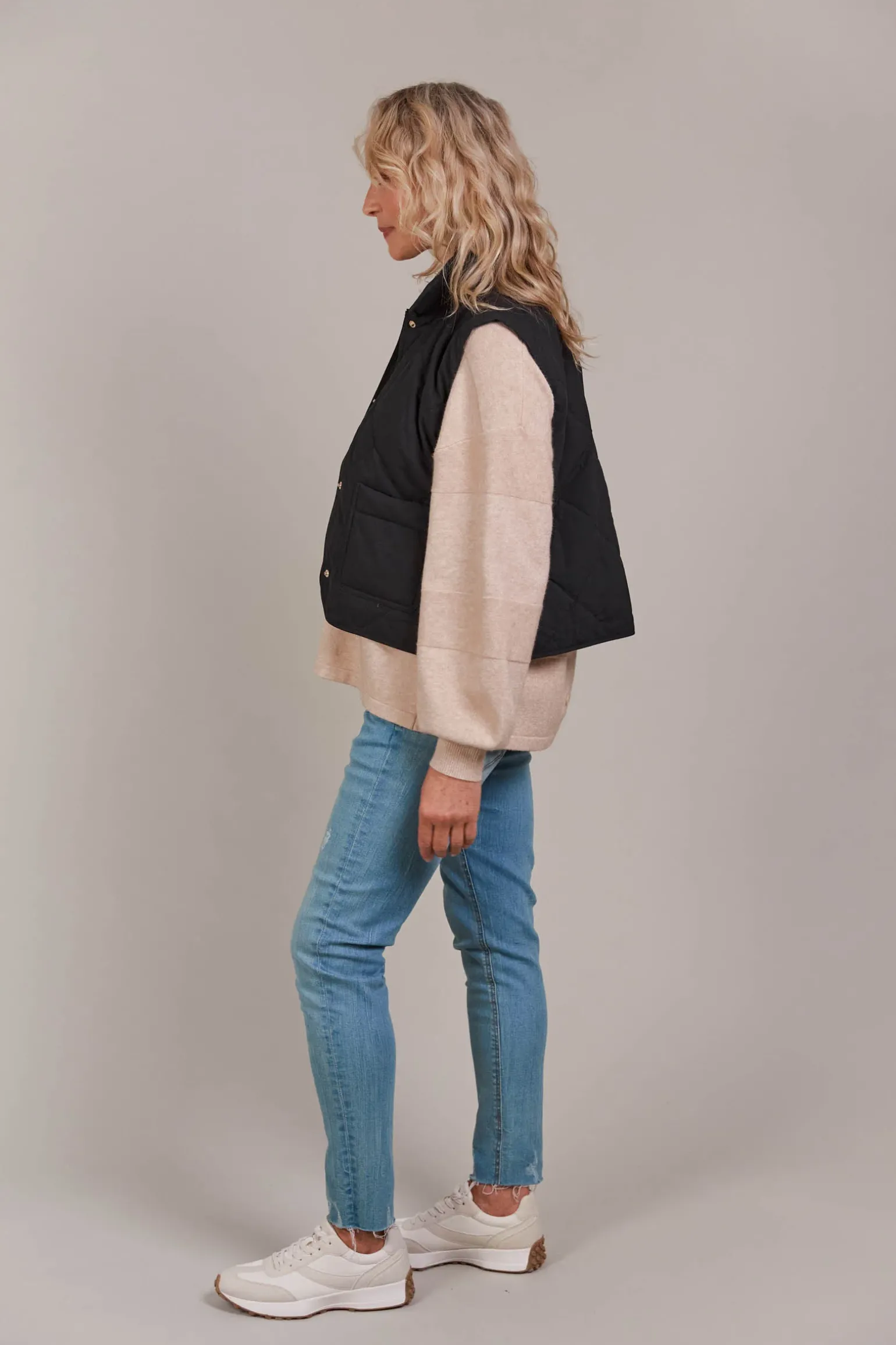 Argo Crop Vest - Black