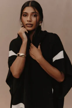 Avino Poncho - Black