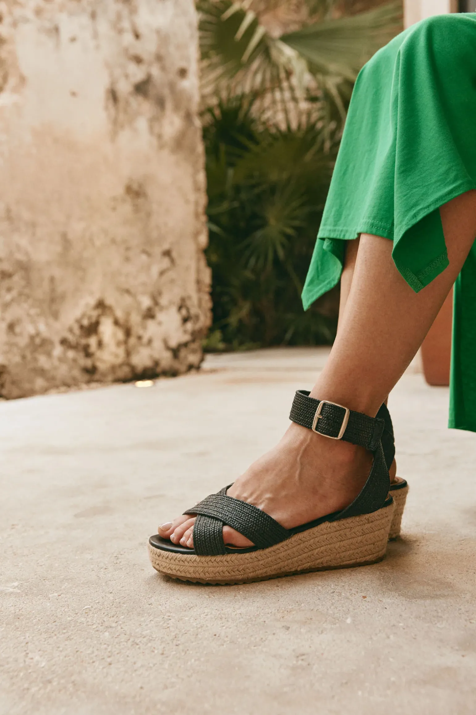 Halcyon Wedge - Sable