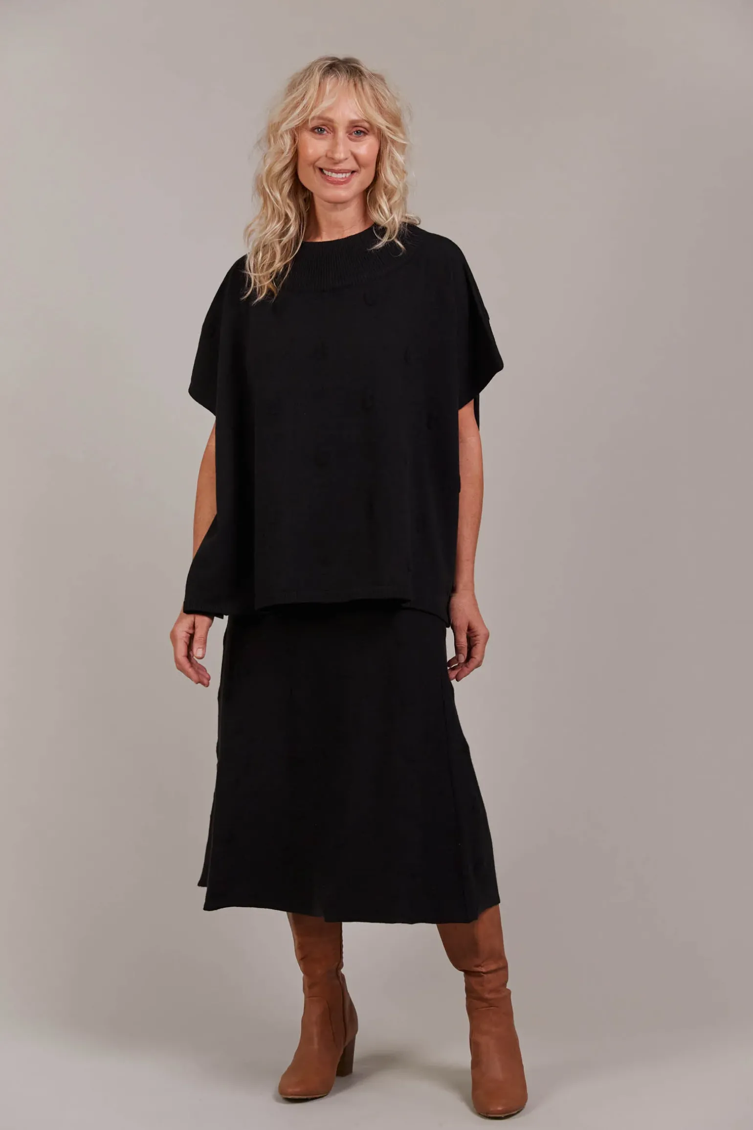 Masa Knit Poncho - Black