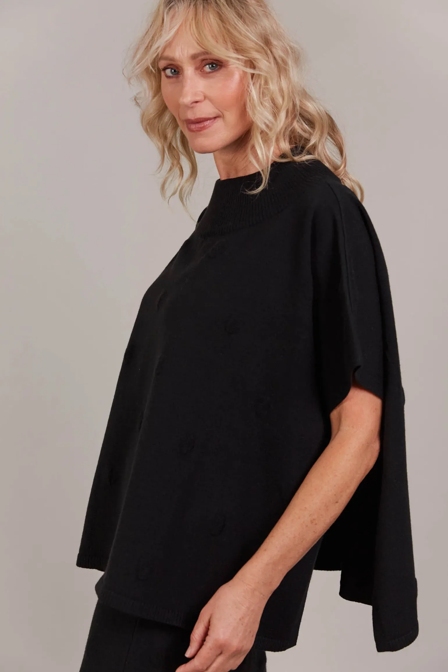 Masa Knit Poncho - Black