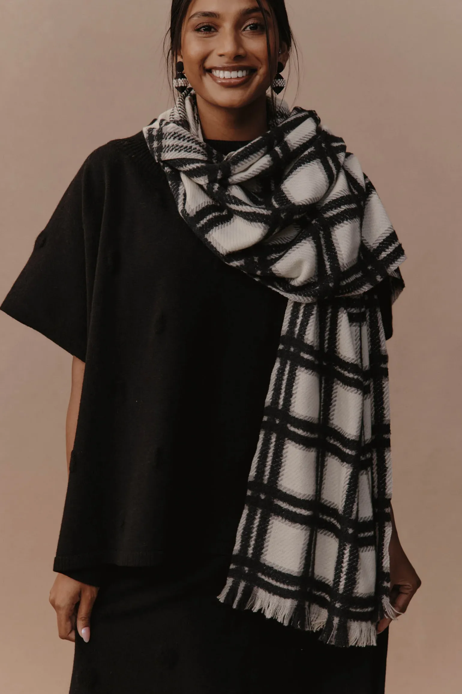 Masa Knit Poncho - Black