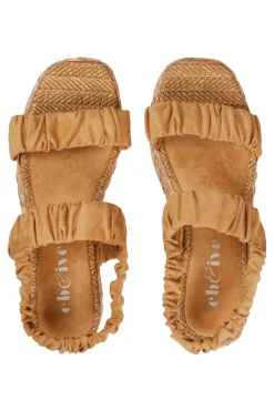 Sojourn Sandal - Dune