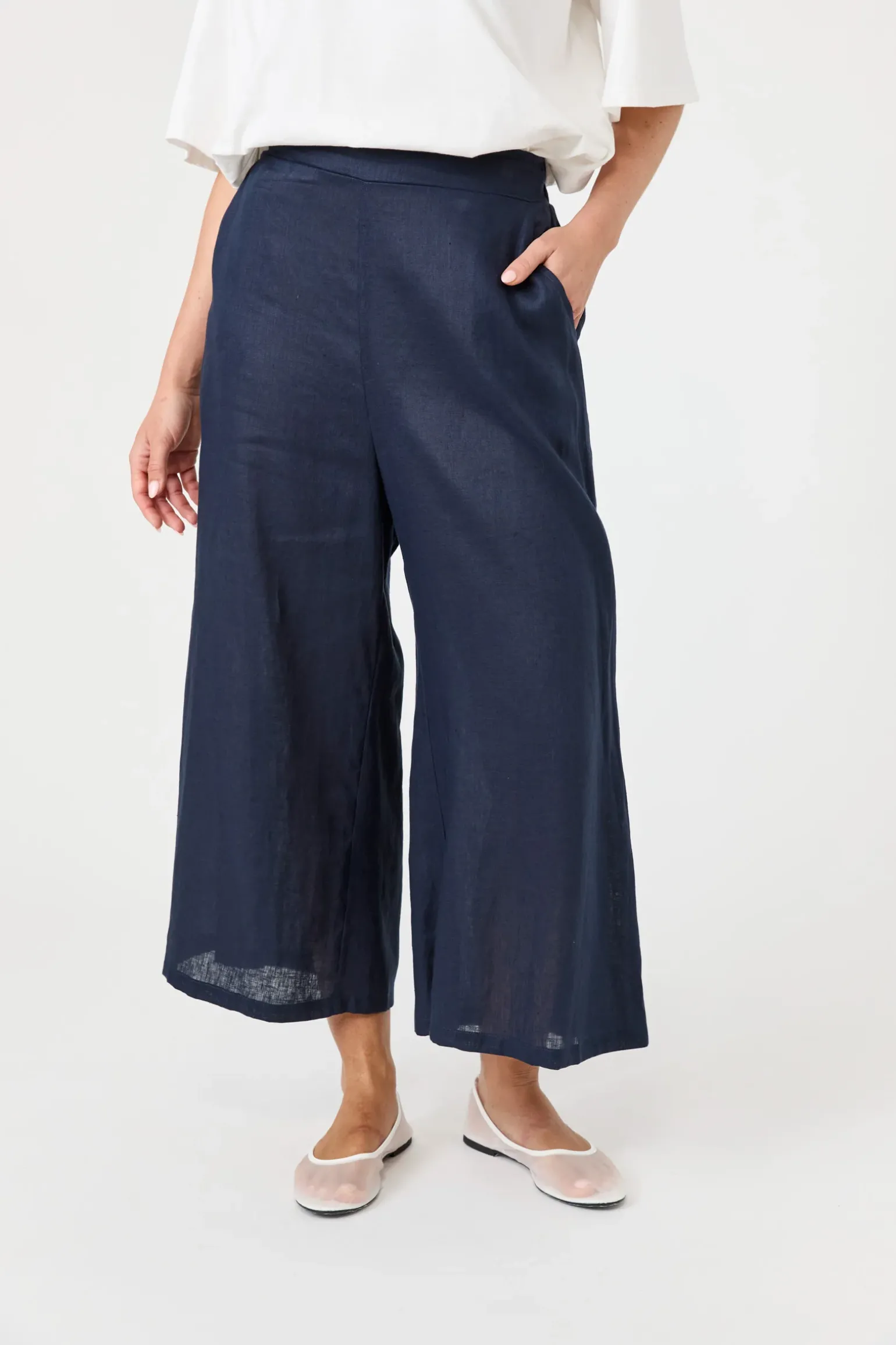 Studio Crop Pant - Navy
