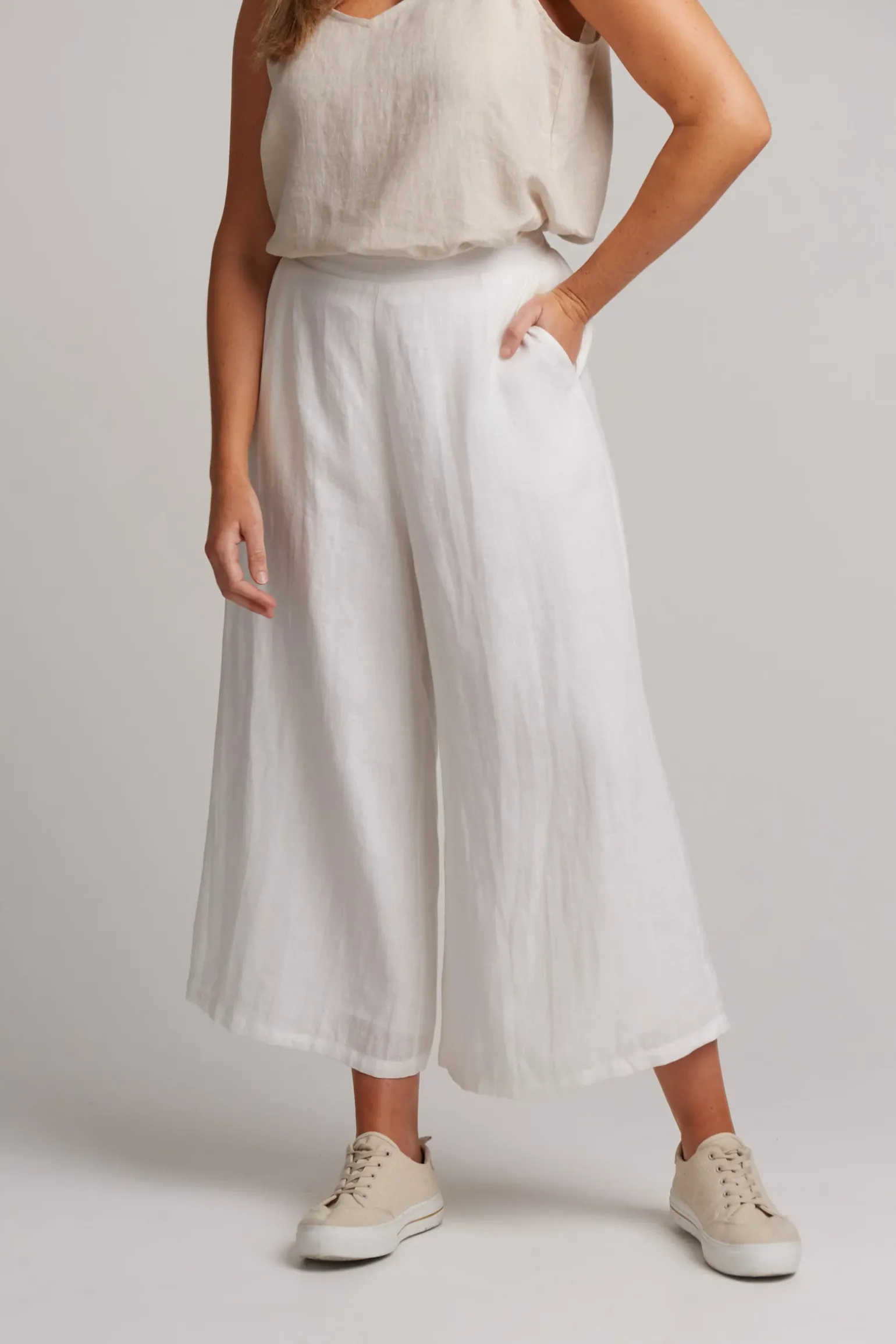 Studio Crop Pant - Salt